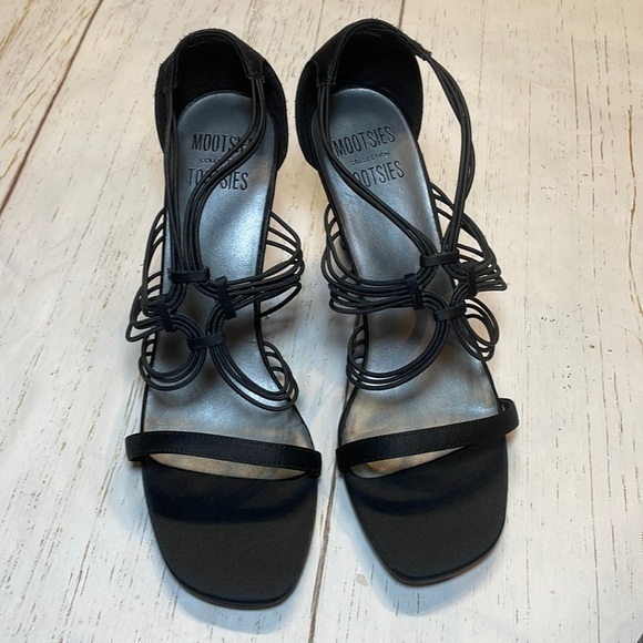 Mootsies Tootsies woman’s black heel strappy heel Size 6.5 - Picture 1 of 11